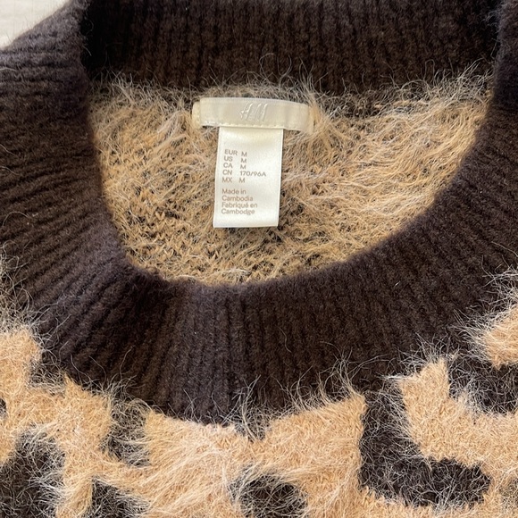 NWOT Leopard Print Brown Sweater - Picture 3 of 10